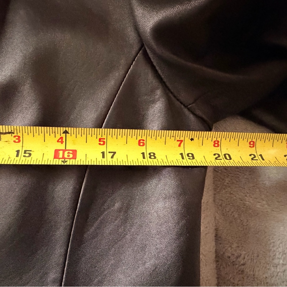 Preston & York Black Leather Women's Jacket
Vintage blazer - Picture 12 of 16
